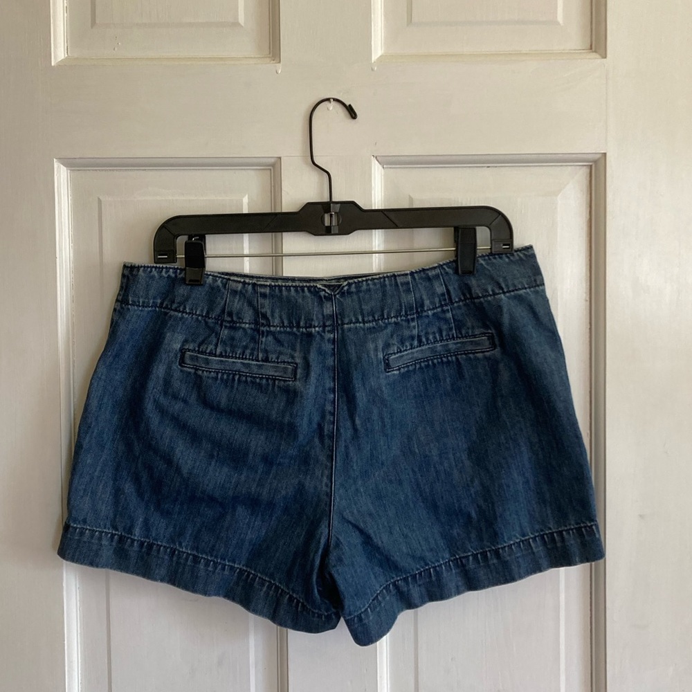 Loft Shorts - Picture 2 of 4